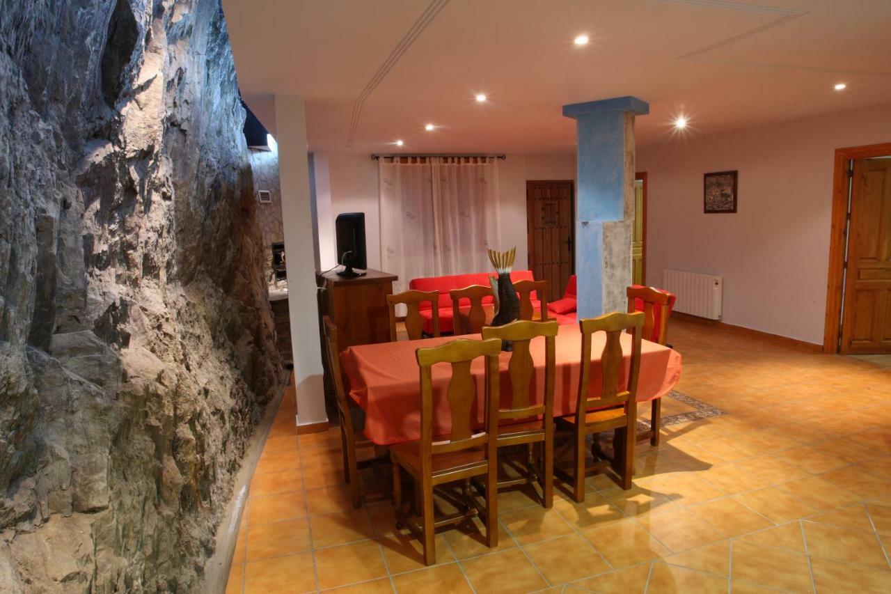 Aguas Frias III Villa La Omañuela Buitenkant foto
