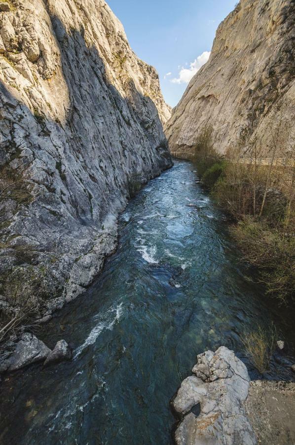 Aguas Frias III Villa La Omañuela Buitenkant foto